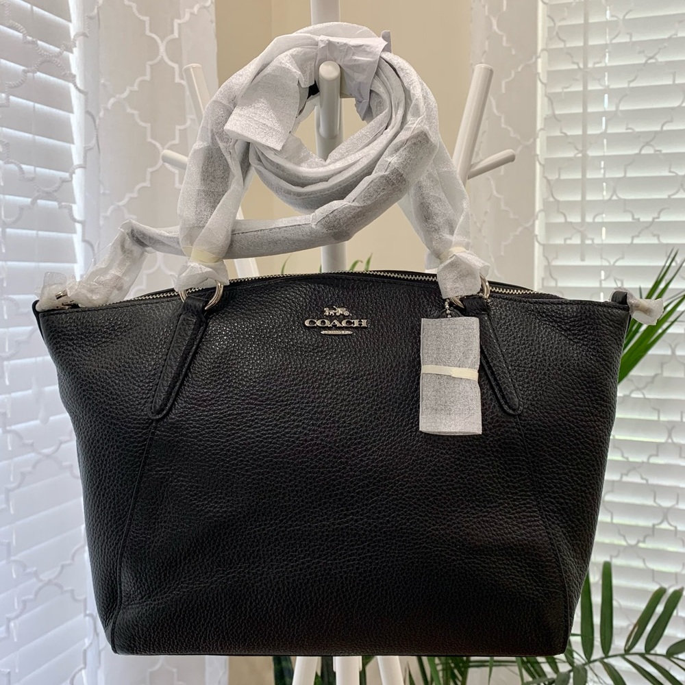 COACH Small Kelsey Satchel in Pebble Leather (Black/Silver)